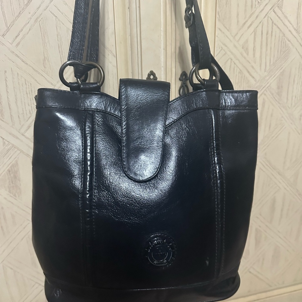 Elegant Black Leather Tote Bag - Picture 3 of 9
